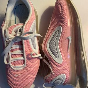 Nike air max 720 “bleached coral”